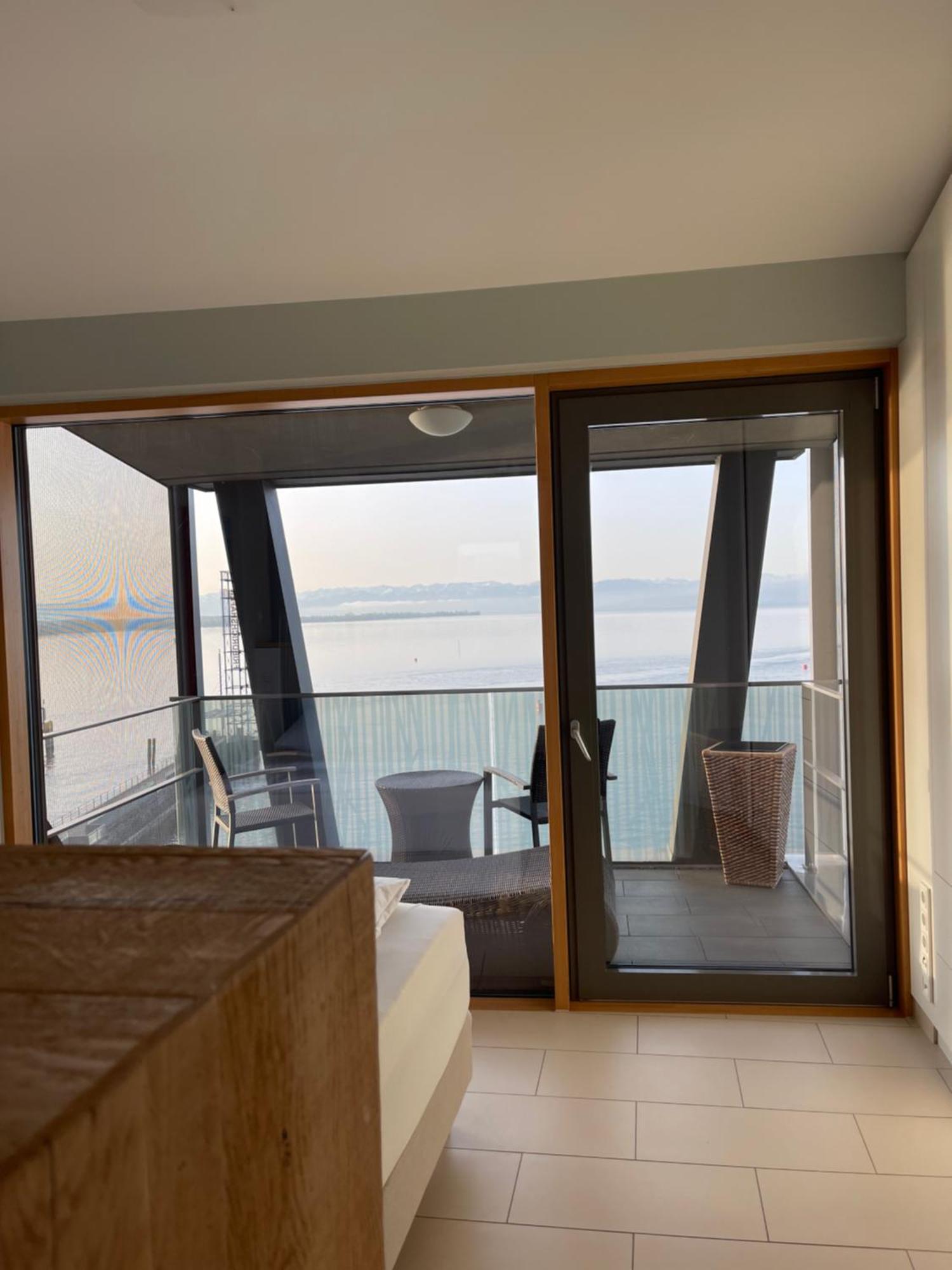 Penthouse Am See Aparthotel Friedrichshafen Exterior photo